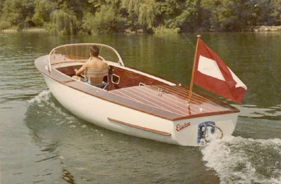 Restaurierung historischer Elektroboote in Oberösterreich